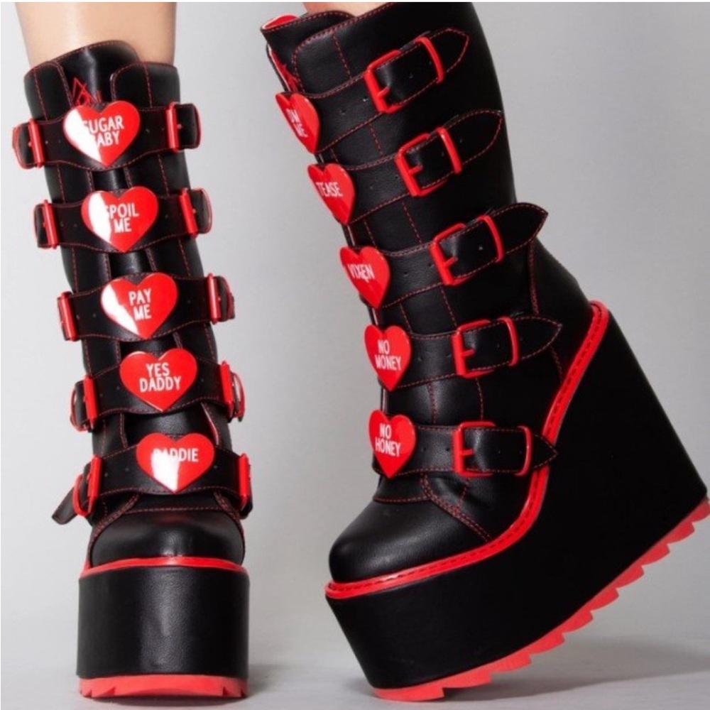 YRU The Dune Valentine Platform Boots in red and black